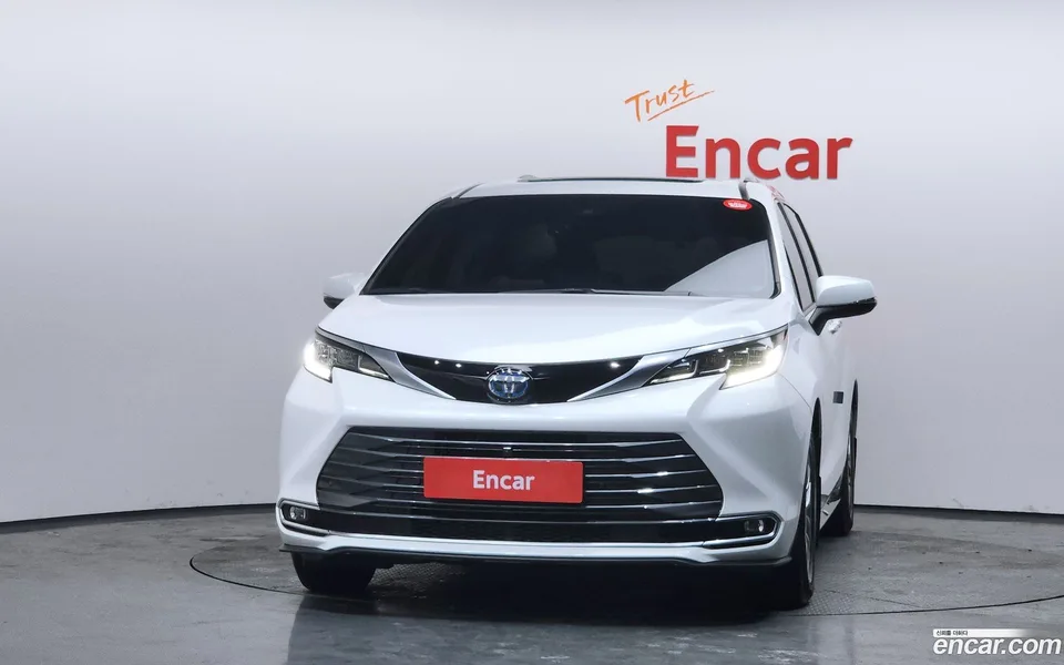 Toyota Sienna 2.5 AWD 2023 — миниатюра 3