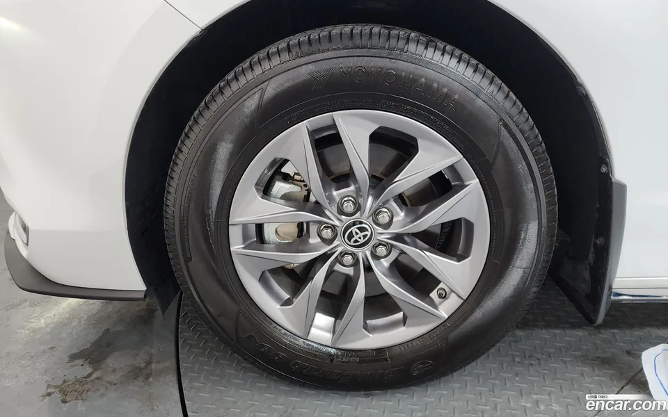 Toyota Sienna 2.5 AWD 2023 — миниатюра 5