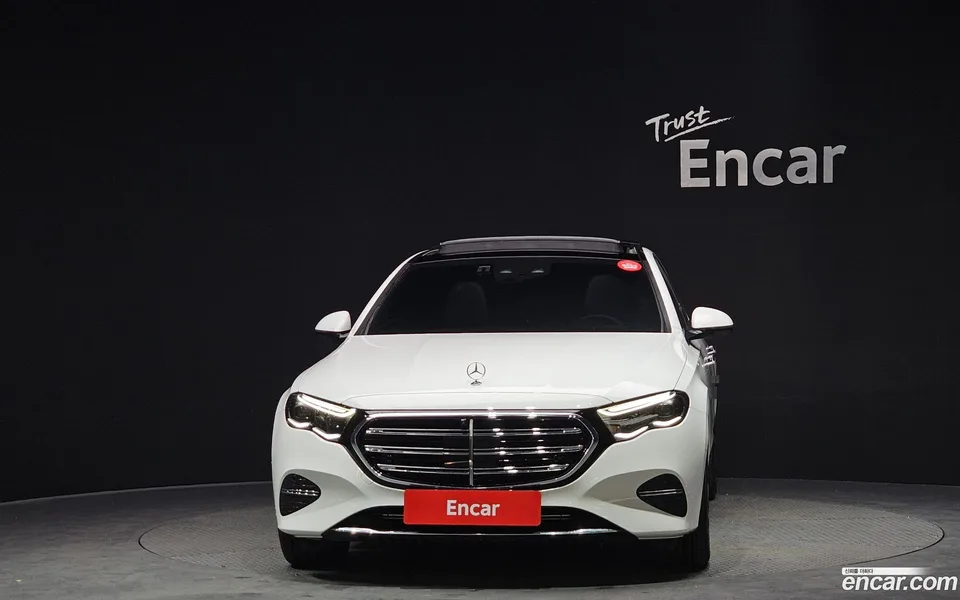 Mercedes-Benz E-Class E300 4MATIC 2024 — миниатюра 3