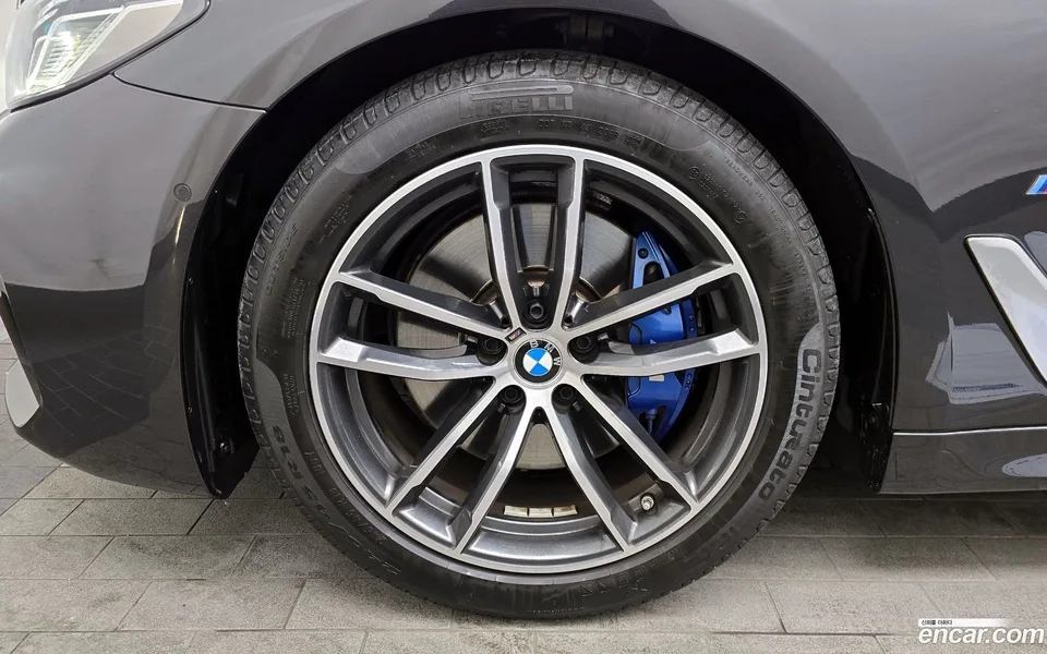BMW 5 Series 520i M 2022 — миниатюра 5