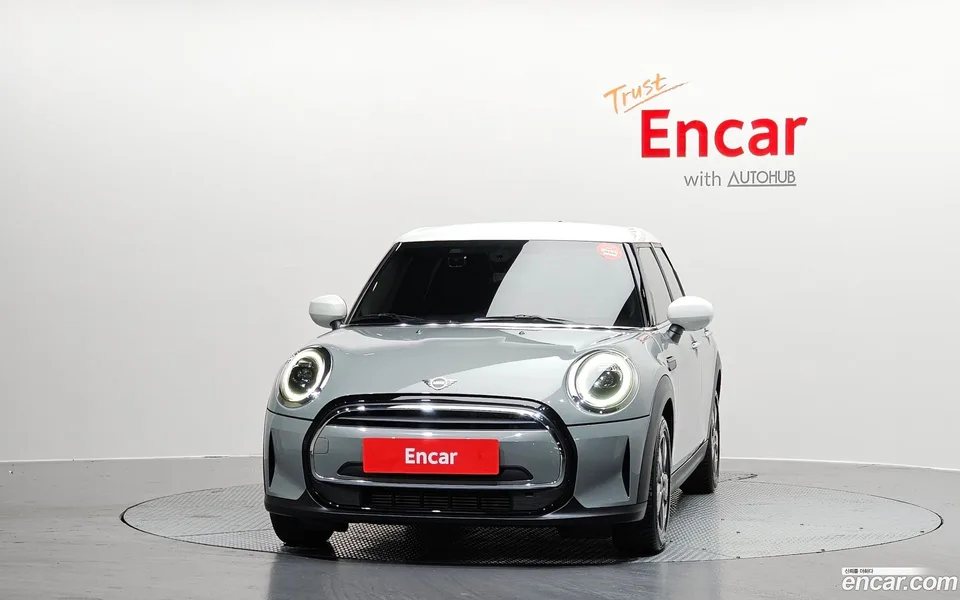 MINI Cooper 5 2022 — миниатюра 3