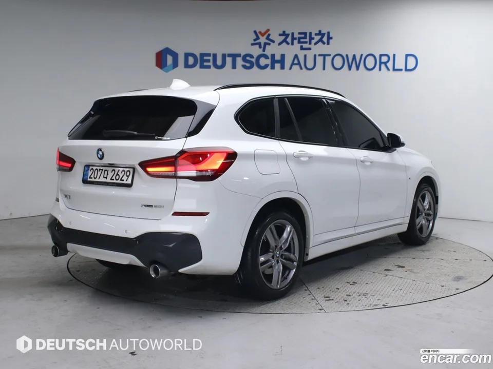 BMW X1 xDrive 20i M 2022 — миниатюра 2