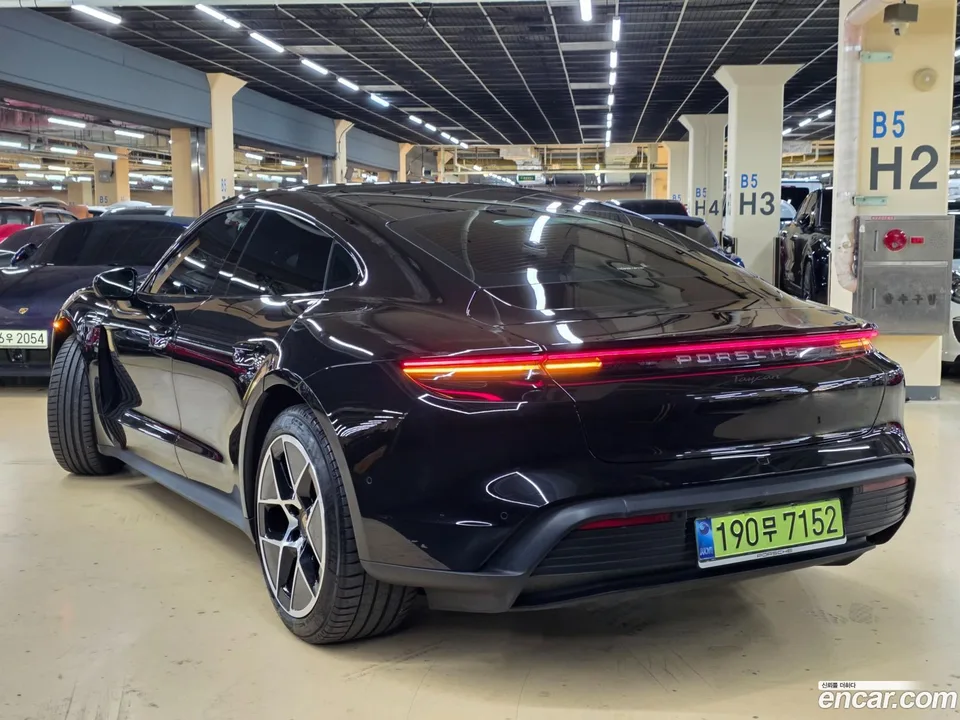 Porsche Taycan 2024 — миниатюра 4