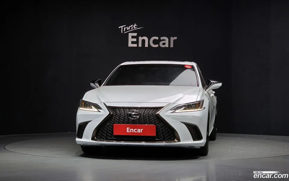 Lexus ES 300h F-Sport 2024 — миниатюра 3