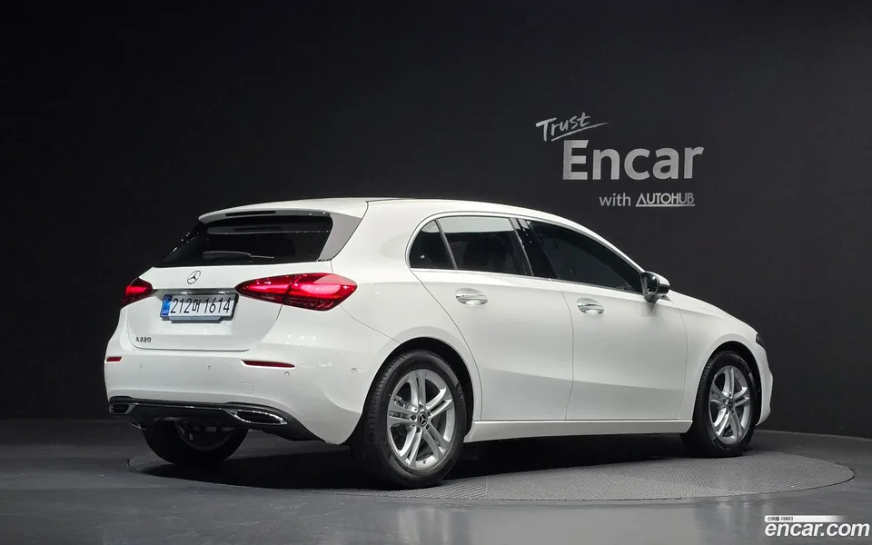Mercedes-Benz A-Class A220 2025 — миниатюра 2