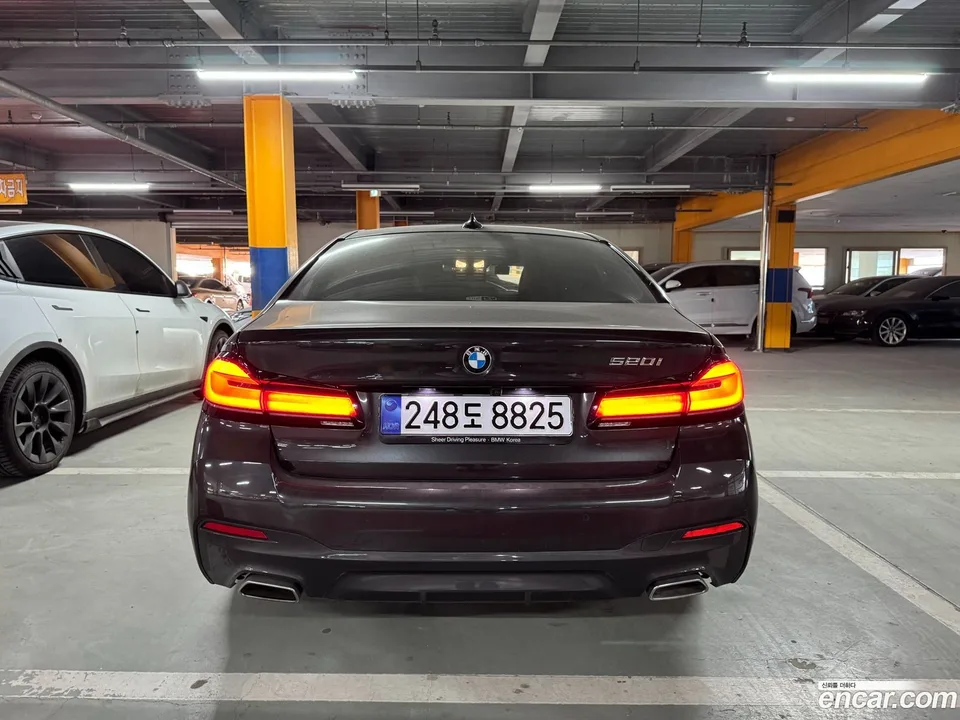 BMW 5 Series 520i M 2022 — миниатюра 2