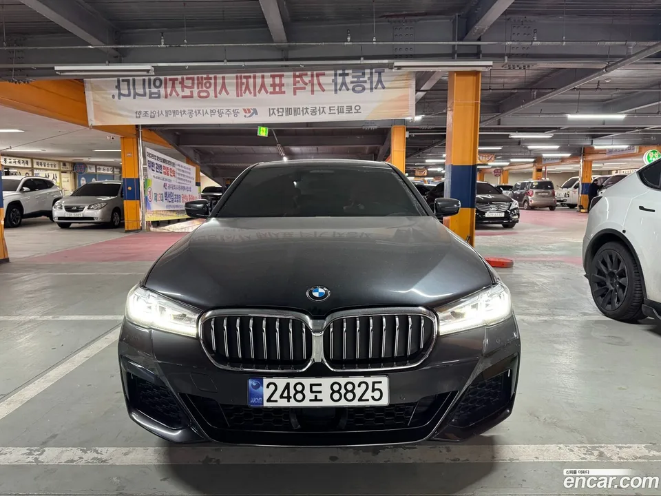 BMW 5 Series 520i M 2022 — фото 1, купить с доставкой в Москву