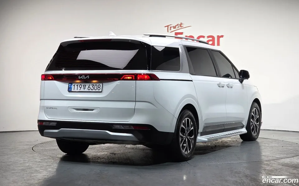 Kia Carnival 9 2023 — миниатюра 2