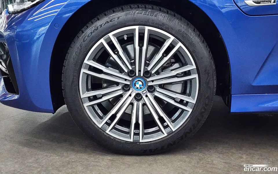 BMW 3 Series 320e M 2022 — миниатюра 5