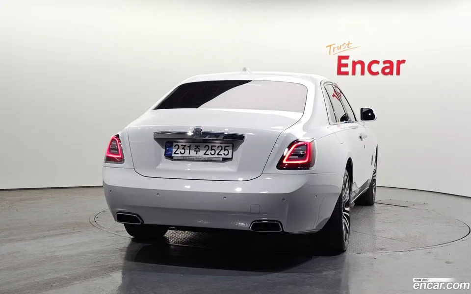 Rolls-Royce Ghost 6.7 V12 2023 — миниатюра 4