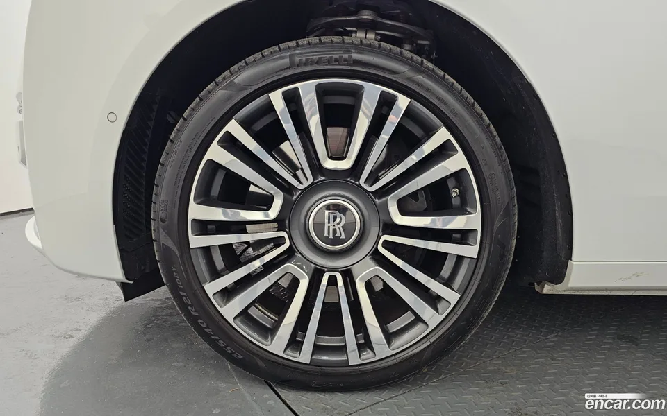 Rolls-Royce Ghost 6.7 V12 2023 — миниатюра 5