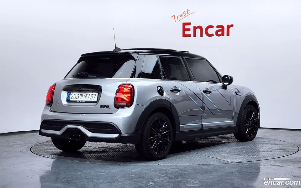 MINI Cooper S 5 2024 — миниатюра 2