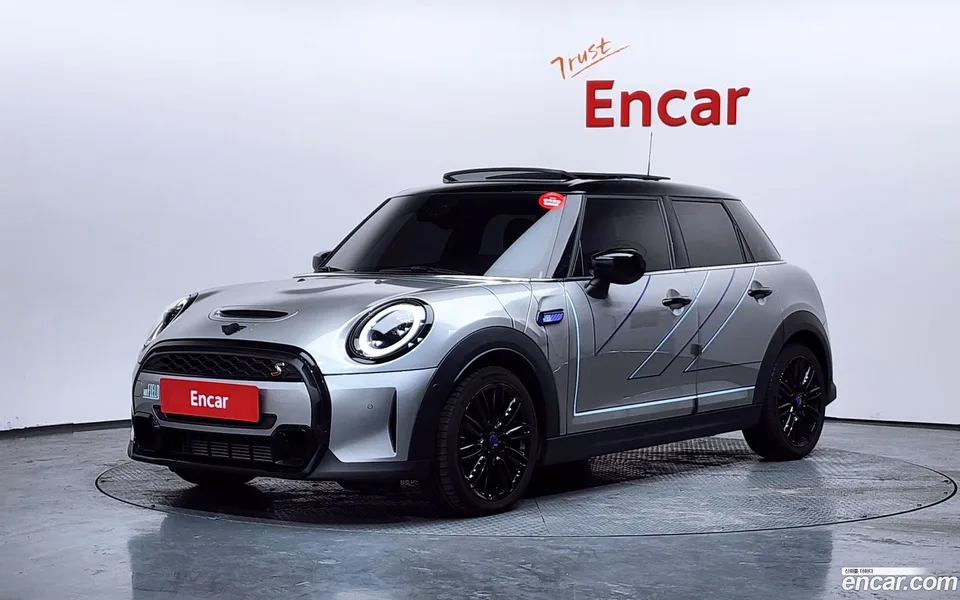 MINI Cooper S 5 2024 — фото 1, купить с доставкой в Москву