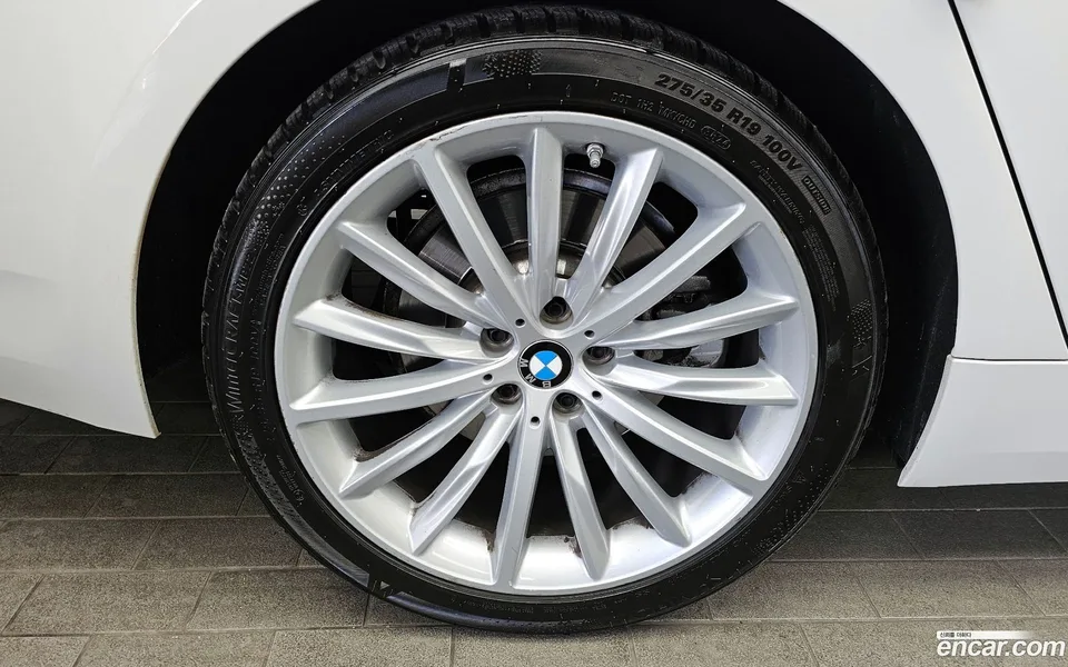 BMW 5 Series 530i 2023 — миниатюра 5