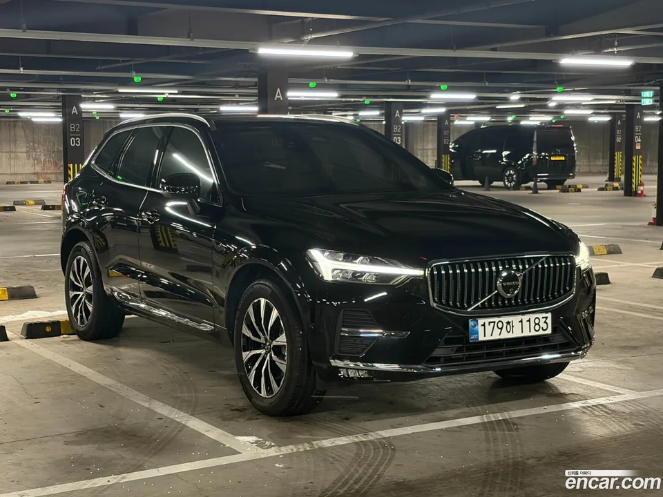 Volvo XC60 B5 2024 — фото 1, купить с доставкой в Москву