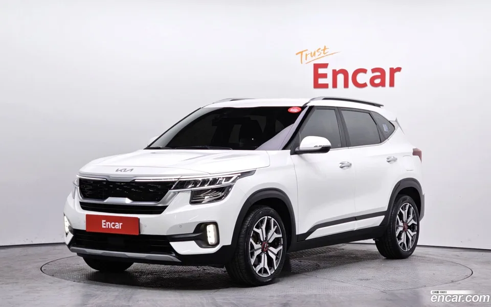 Kia Seltos 1.6 2WD 2022 — фото 1, купить с доставкой в Москву