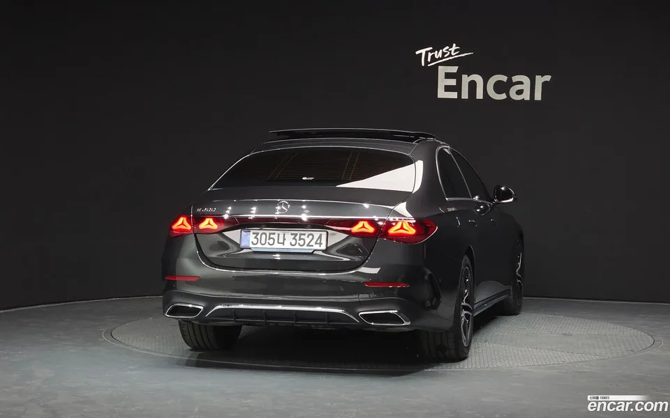 Mercedes-Benz E-Class E200 AMG Line 2025 — миниатюра 4