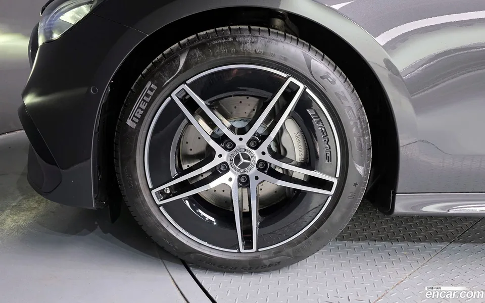 Mercedes-Benz E-Class E200 AMG Line 2025 — миниатюра 5
