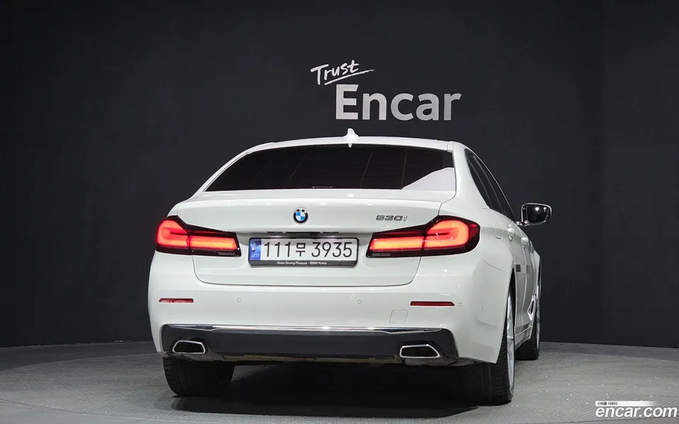 BMW 5 Series 530i 2023 — миниатюра 4