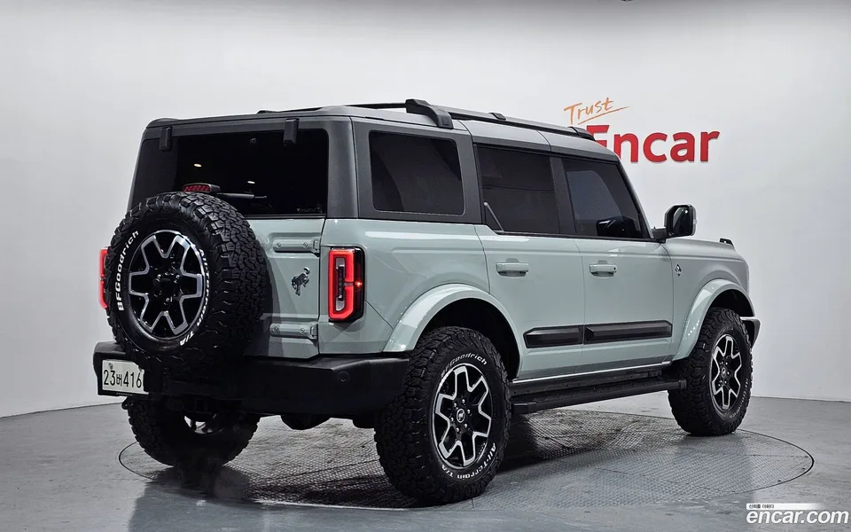 Ford Bronco 2.7 2023 — миниатюра 2