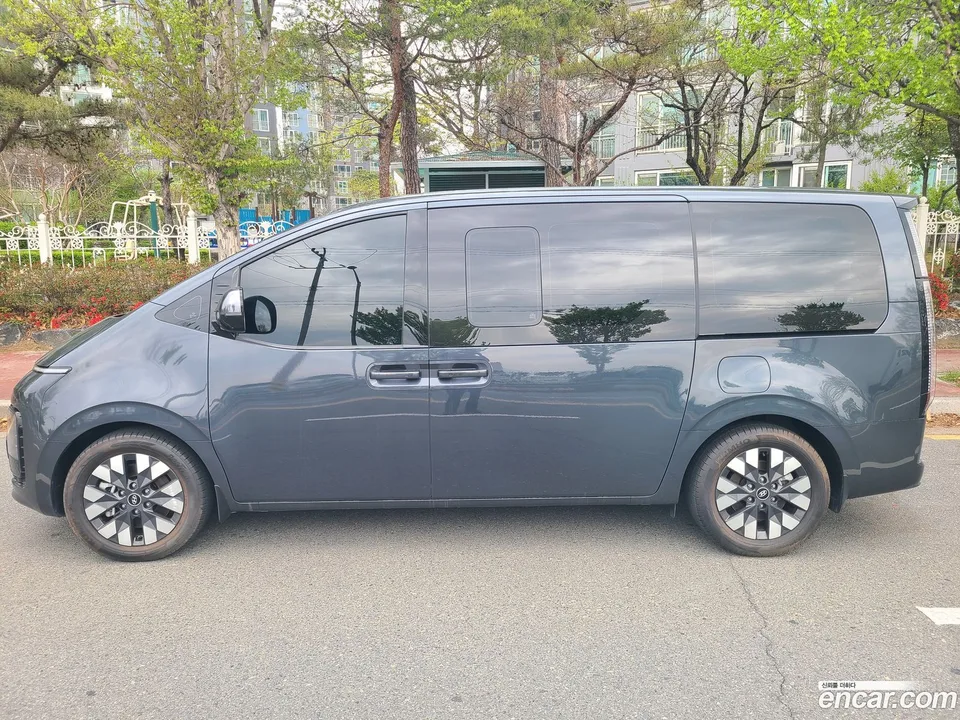 Hyundai Staria 4WD 9 2023 — миниатюра 4