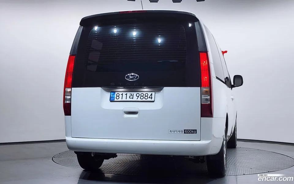 Hyundai Staria 5 2023 — миниатюра 4