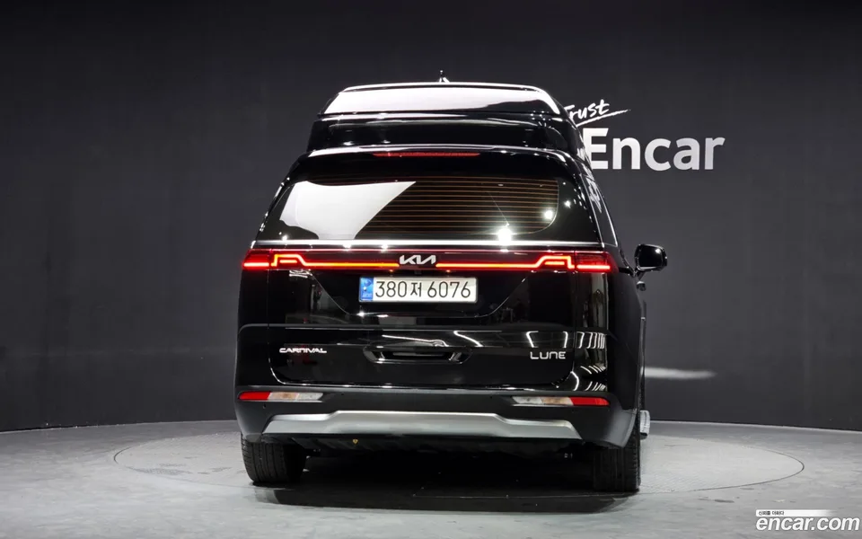 Kia Carnival 9 () 2022 — миниатюра 4