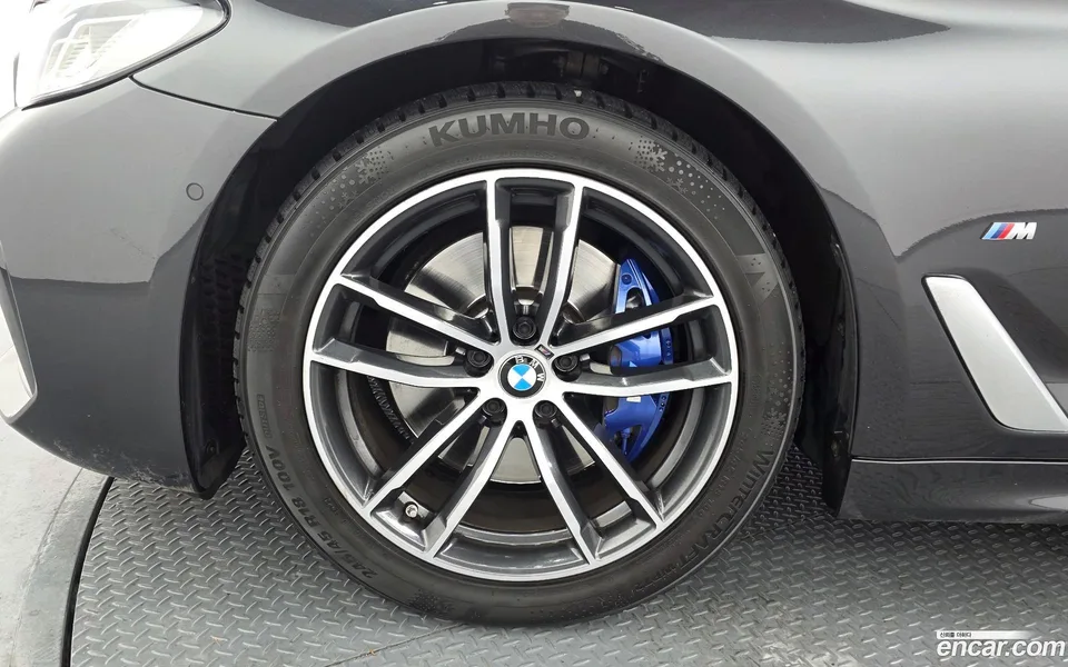 BMW 5 Series 520i M 2022 — миниатюра 5