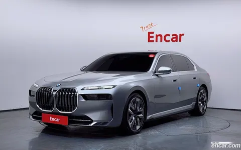 BMW i7 2023 купить в Москве