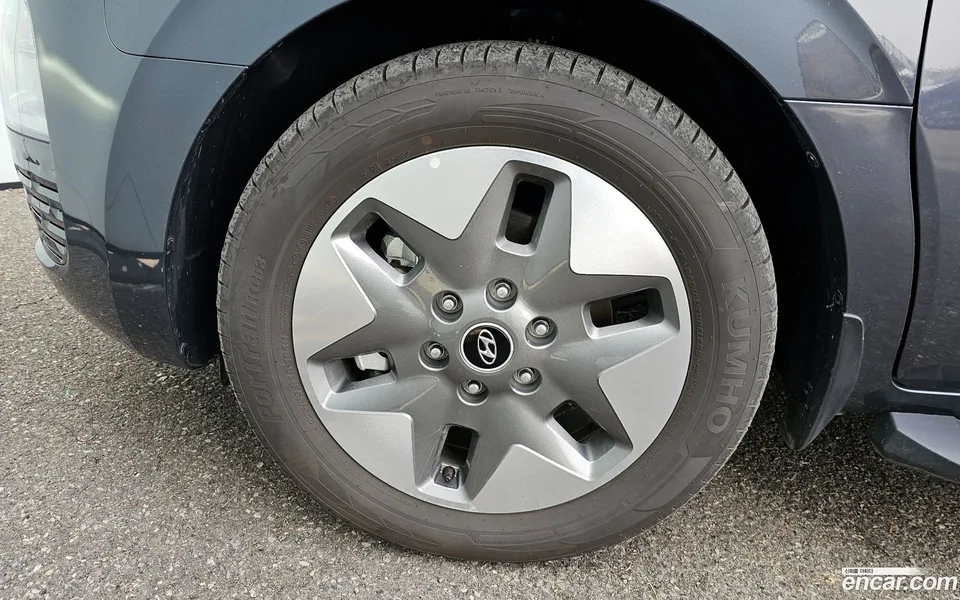Hyundai Staria 9 2024 — миниатюра 5