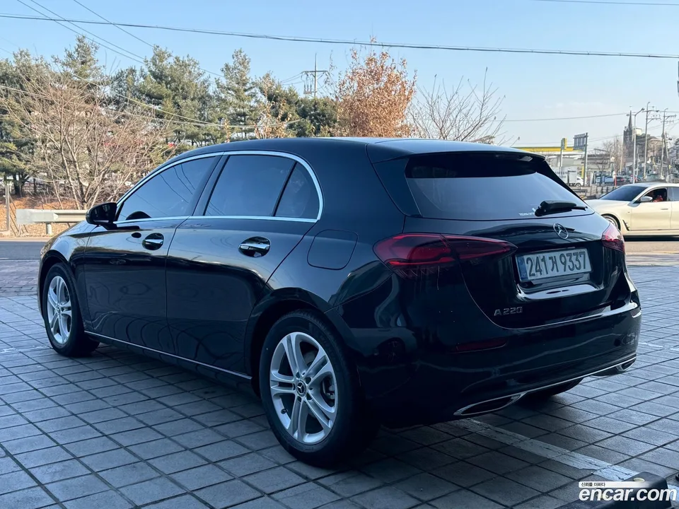 Mercedes-Benz A-Class A220 2026 — миниатюра 2