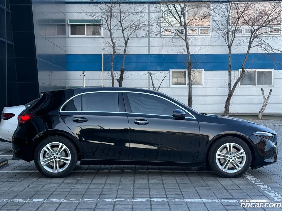 Mercedes-Benz A-Class A220 2026 — миниатюра 5