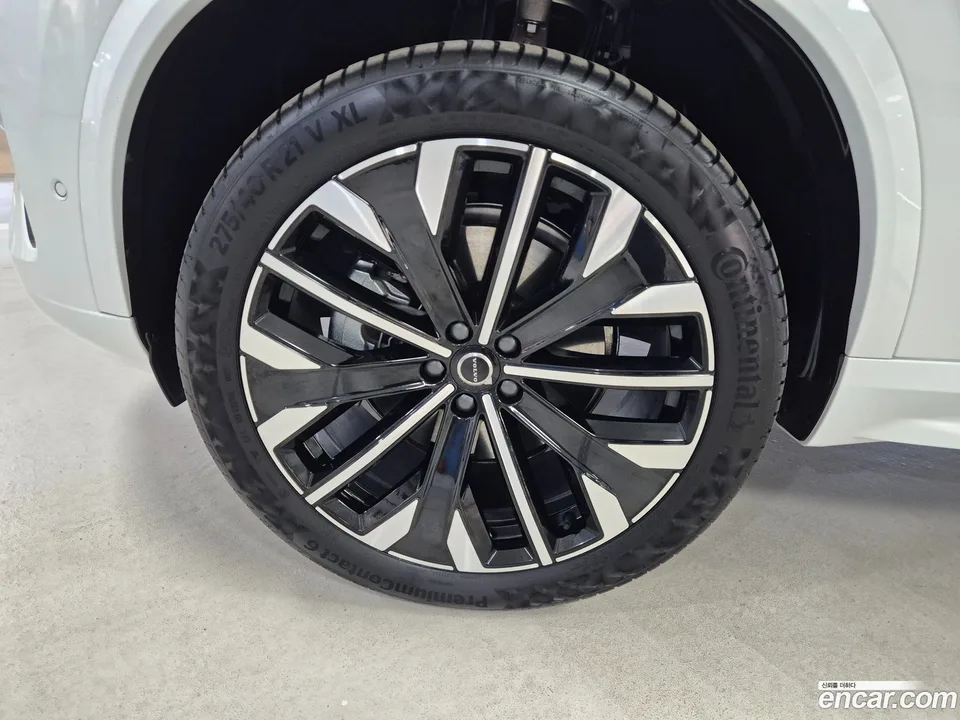 Volvo XC90 B6 2025 — миниатюра 5