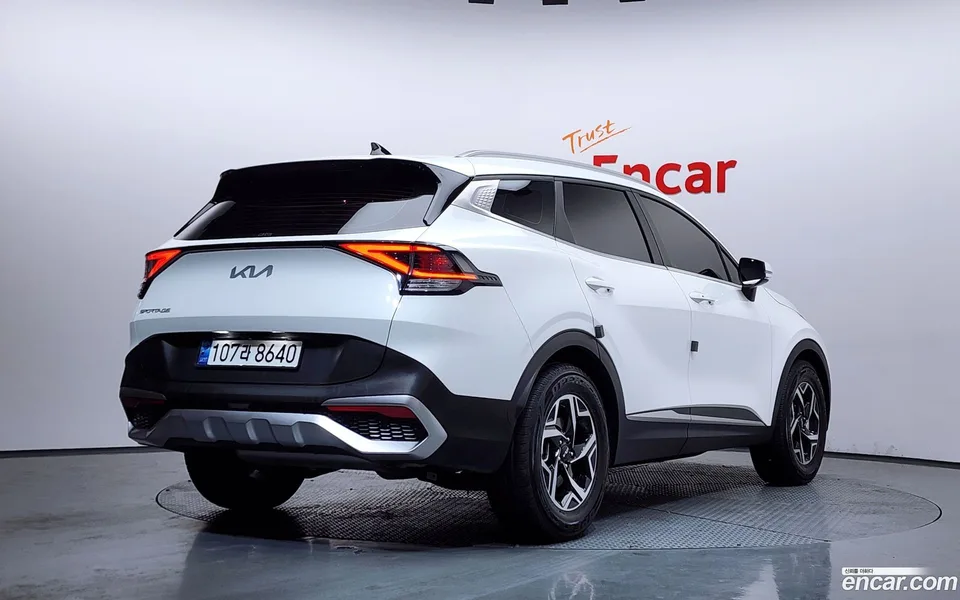Kia Sportage 1.6 2WD 2022 — миниатюра 2