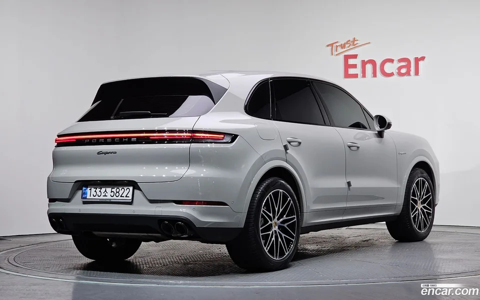 Porsche Cayenne 3.0 E- 2024 — миниатюра 2