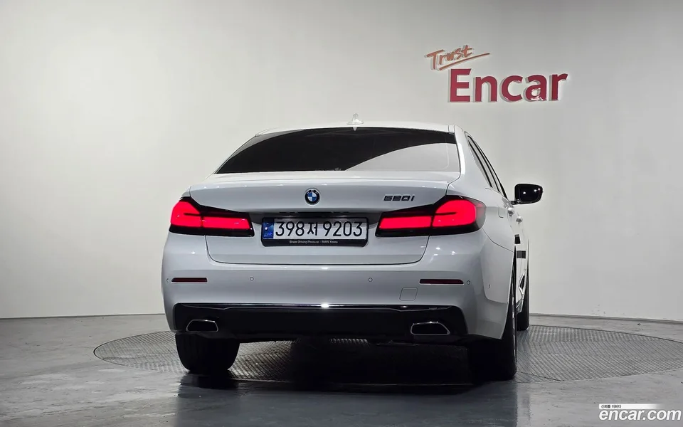 BMW 5 Series 520i 2023 — миниатюра 4