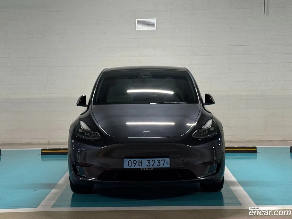 Tesla Model Y RWD 2025 — миниатюра 3