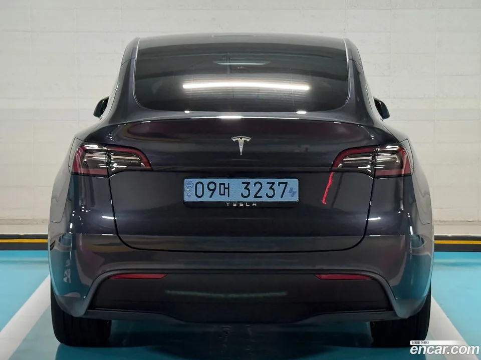 Tesla Model Y RWD 2025 — миниатюра 4