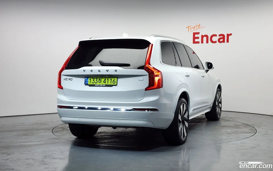 Volvo XC90 T8 2024 — миниатюра 4