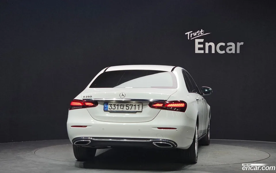Mercedes-Benz E-Class E250 2022 — миниатюра 4
