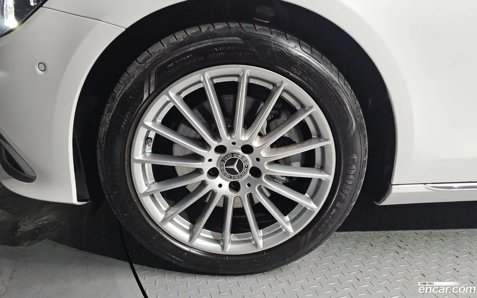 Mercedes-Benz E-Class E250 2022 — миниатюра 5