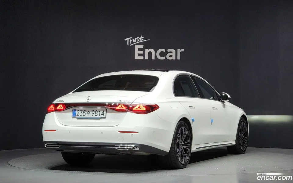Mercedes-Benz E-Class E350e 4MATIC 2025 — миниатюра 2