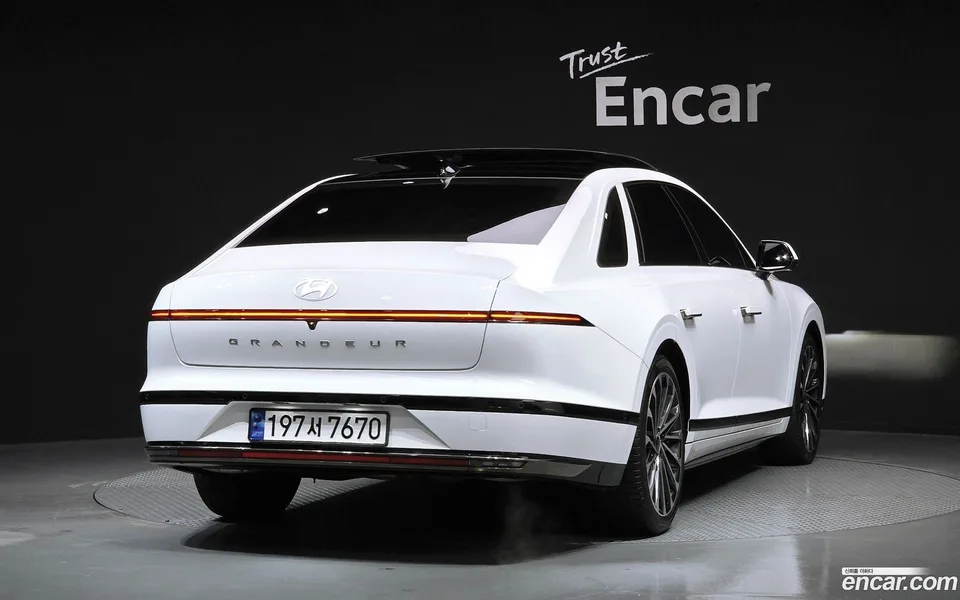 Hyundai Grandeur 2.5 2WD 2023 — миниатюра 2