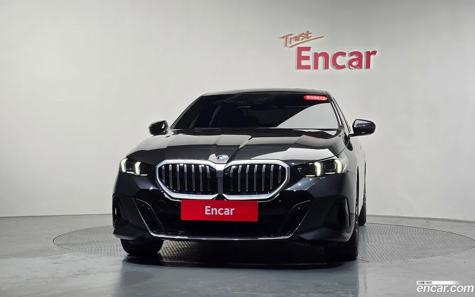 BMW 5 Series 530i xDrive M 2024 — миниатюра 3