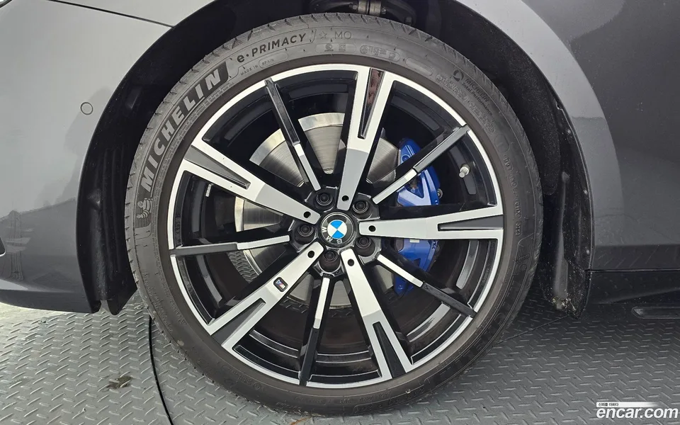 BMW 5 Series 530i xDrive M 2024 — миниатюра 5