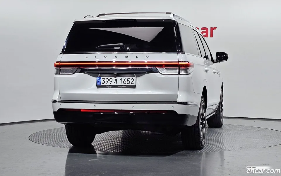 Lincoln Navigator 3.5L 2023 — миниатюра 4