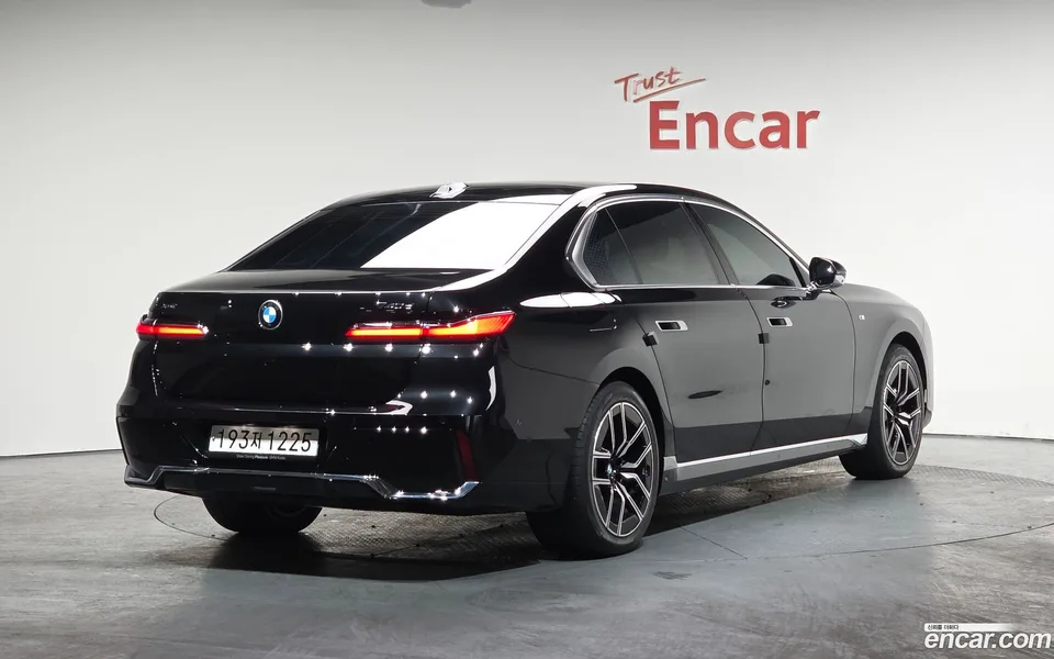 BMW 7 Series 740d xDrive M 2025 — миниатюра 2