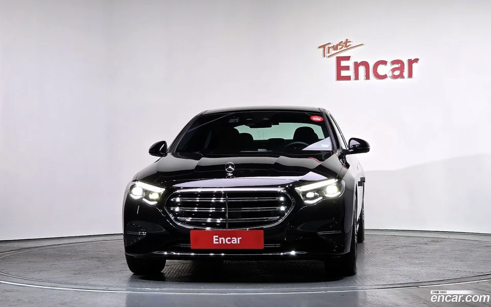 Mercedes-Benz E-Class E350e 4MATIC 2025 — миниатюра 3