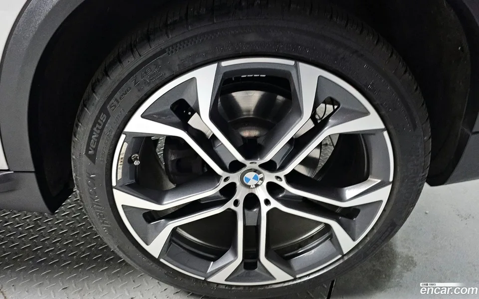 BMW X5 xDrive 30d xLine 2022 — миниатюра 5