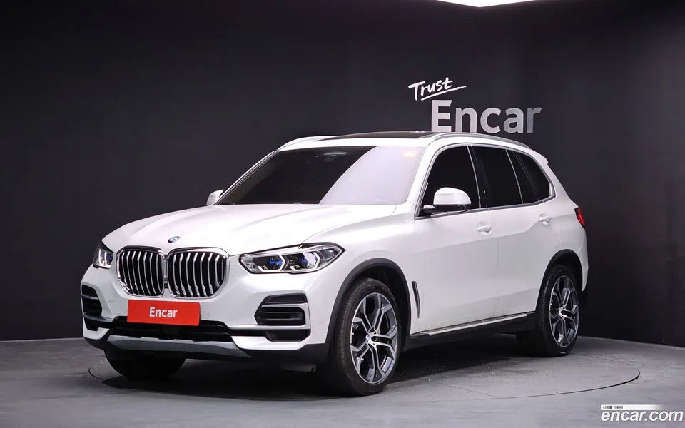 BMW X5 xDrive 30d xLine 2022 — фото 1, купить с доставкой в Москву